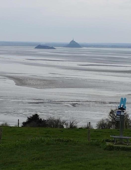 Maison Vue Sur Le Mont Saint Michel Et Sa Baie Champeaux Exteriér fotografie