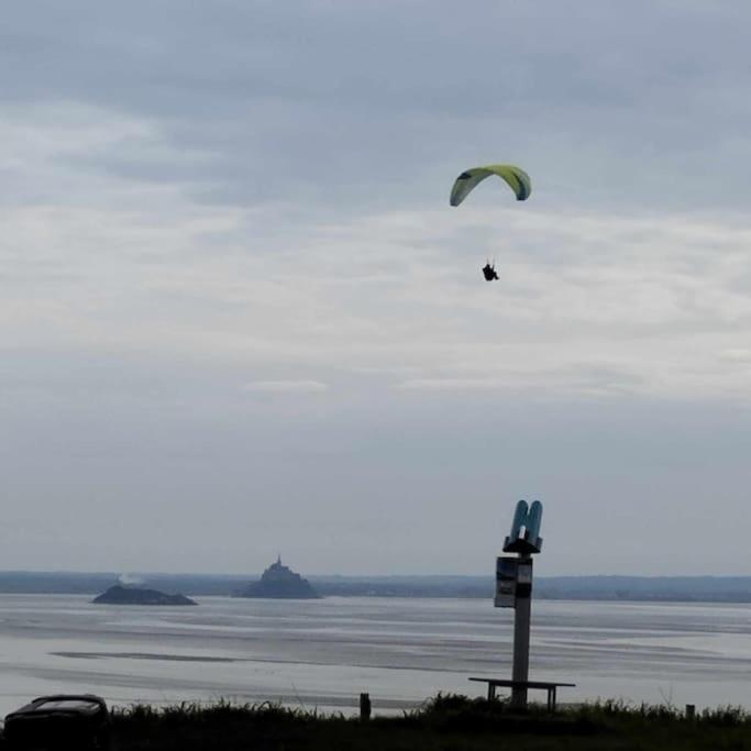 Maison Vue Sur Le Mont Saint Michel Et Sa Baie Champeaux Exteriér fotografie